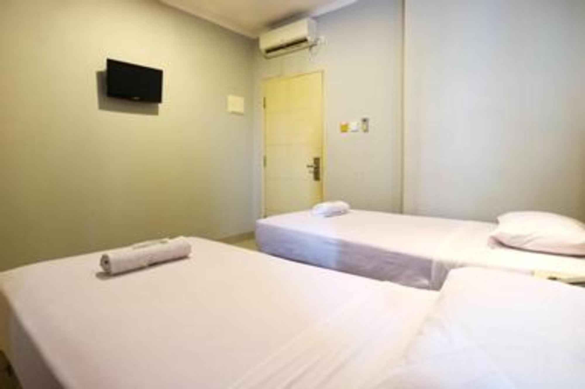 Collection O Hotel Antara Yakarta Exterior foto
